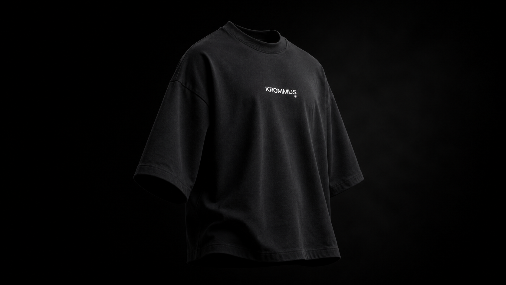 Caimento oversized da camiseta KROMMUS